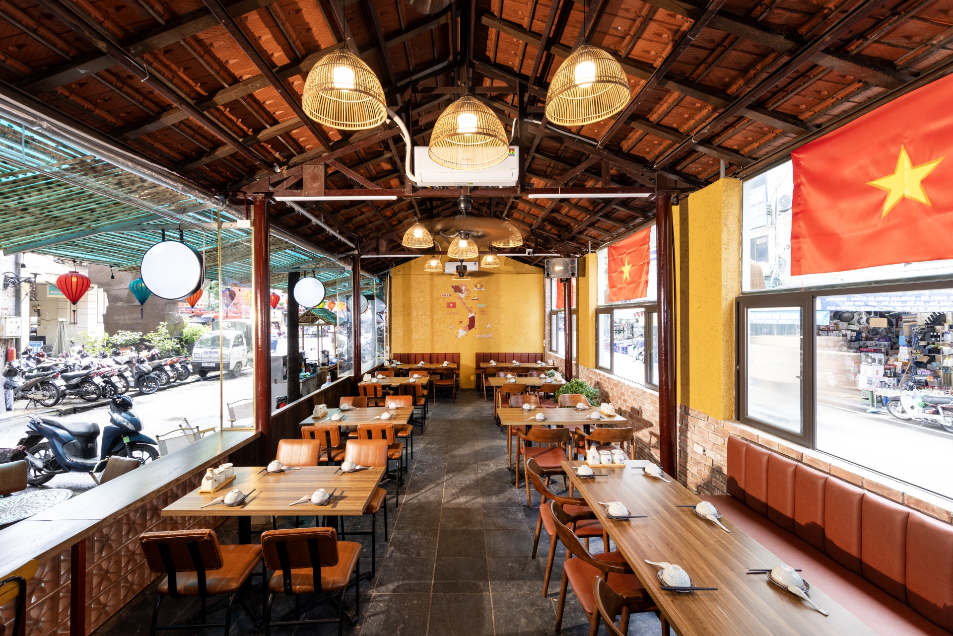 Không gian nhà hàng Ẩm thực Đồng Xuân